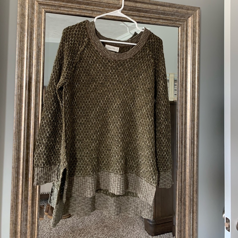 EUC Grace & Lace Sweater and Top Extender size SM